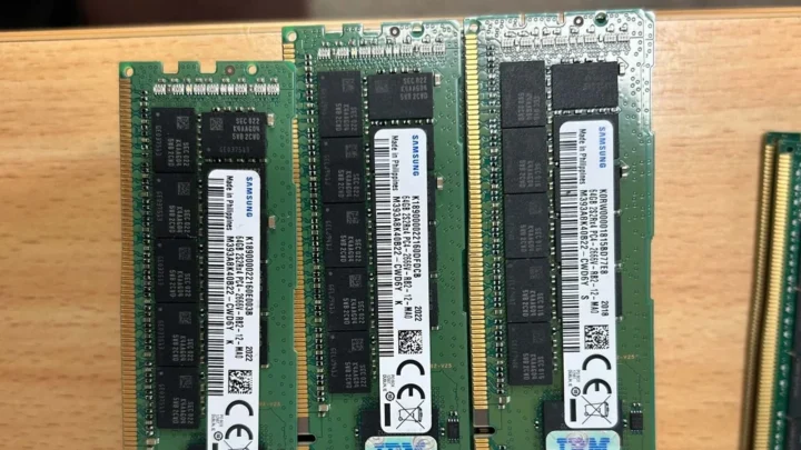 Ces 30 modules RAM oubliés au garage valent désormais une petite fortune 3 1788901646 547 Ces 30 modules RAM oublies au garage valent desormais une