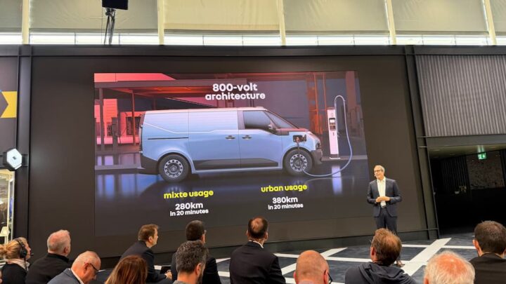 Nouvelle Renault Trafic électrique : 470 km d'autonomie et recharge ultra-rapide 4 Tableau de bord numérique de la Trafic