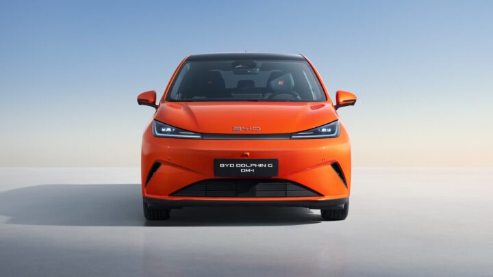 Nous décidons nous-mêmes des limites : après les voitures électriques, l'Europe freine l'arrivée des hybrides chinois 3 BYD DOLPHIN G DM-i