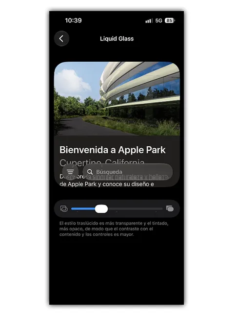 Si j’étais toi, je ne mettrais pas à jour mon iPhone vers iOS 27 pour l'instant 3 Interface iOS avec le réglage de transparence Liquid Glass appliqué sur une carte d'information d'Apple Park.
