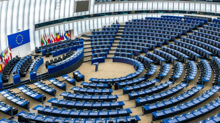 Saviez-vous que le Parlement Européen propose des stages rémunérés à près de 1900 euros 3 1789817738 535 Saviez vous que le Parlement Europeen propose des stages remuneres a