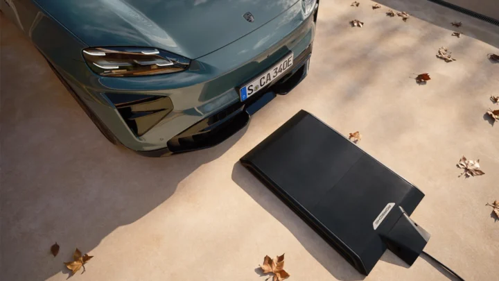 Porsche supprime les câbles le Cayenne Electric se recharge désormais en se garant 5 1789844894 208 Porsche supprime les cables le Cayenne Electric se recharge desormais