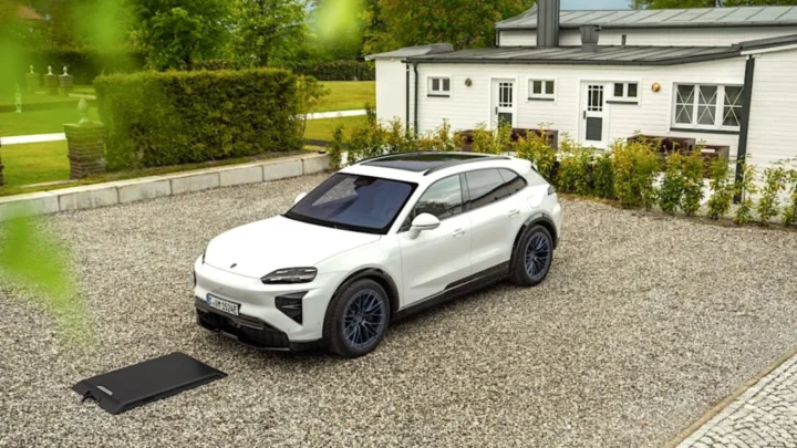 Porsche supprime les câbles le Cayenne Electric se recharge désormais en se garant 4 1789844894 811 Porsche supprime les cables le Cayenne Electric se recharge desormais