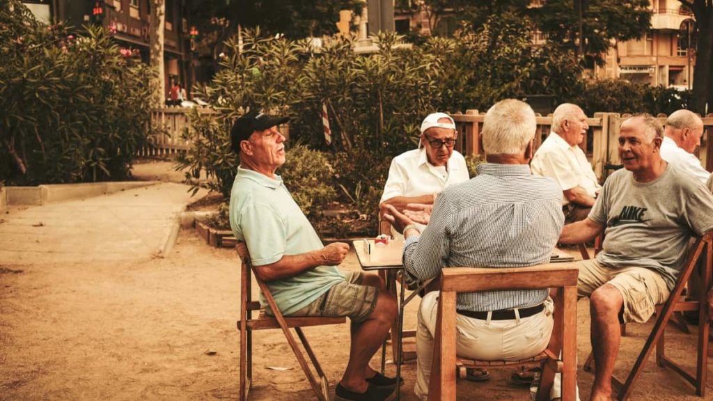 Personnes âgées en interaction