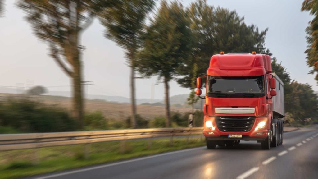 Ralentissement sur les routes vendredi : les camions en action, voici les axes impactés 3 1790152129 46 Ralentissement sur les routes vendredi les camions en action voici