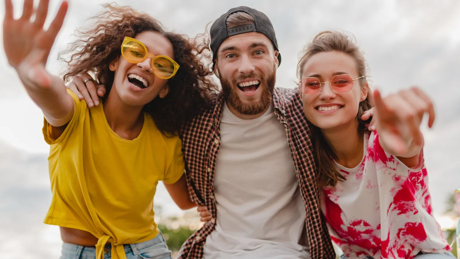Les meilleures applications et réseaux sociaux pour rencontrer des gens