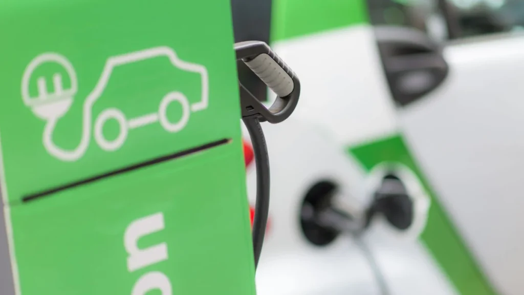 Acheter une voiture électrique d'occasion est-il plus avantageux qu'un modèle essence 3 Comparaison des coûts de maintenance