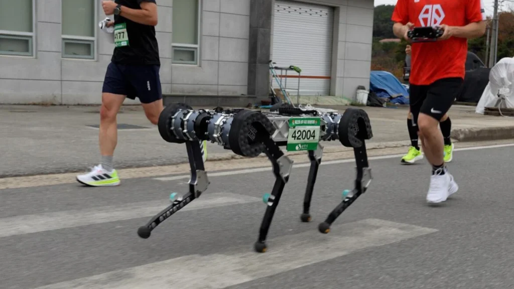 Ce chien-robot a couru un marathon sans recharge grâce à son pas optimisé 2 Image du chien-robot RAIBO ayant couru un marathon