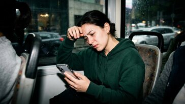 Finis les vertiges en utilisant son téléphone dans le bus, la voiture ou le train