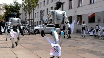 Les robots manifestent en Pologne contre… leurs propres semblables 8 Les robots manifestent en Pologne contre… leurs propres semblables