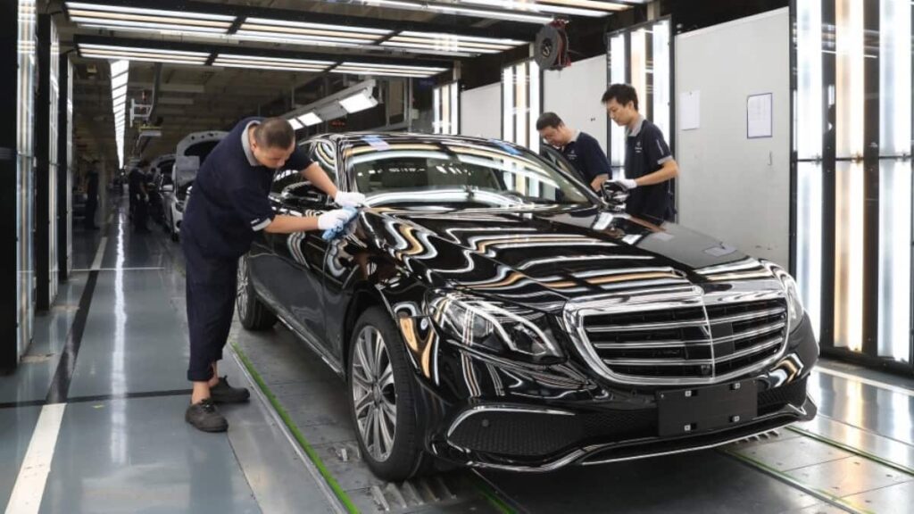 Mercedes-Benz menace à son tour de fermer ses usines en Allemagne 2 Mercedes en Chine