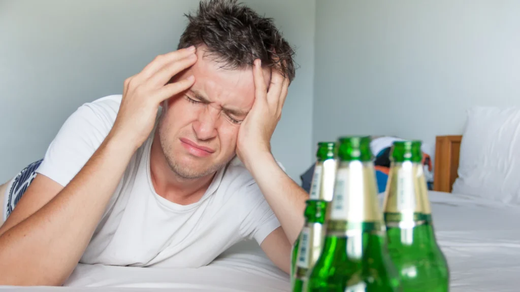 La bière soigne la gueule de bois ? La science affirme que nous ne faisons que retarder l'inévitable 3 Image gueule de bois bière