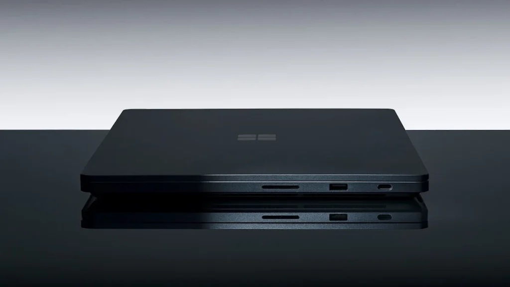 1791452569 296 Microsoft devoile le Surface Laptop Ultra un portable a 2599