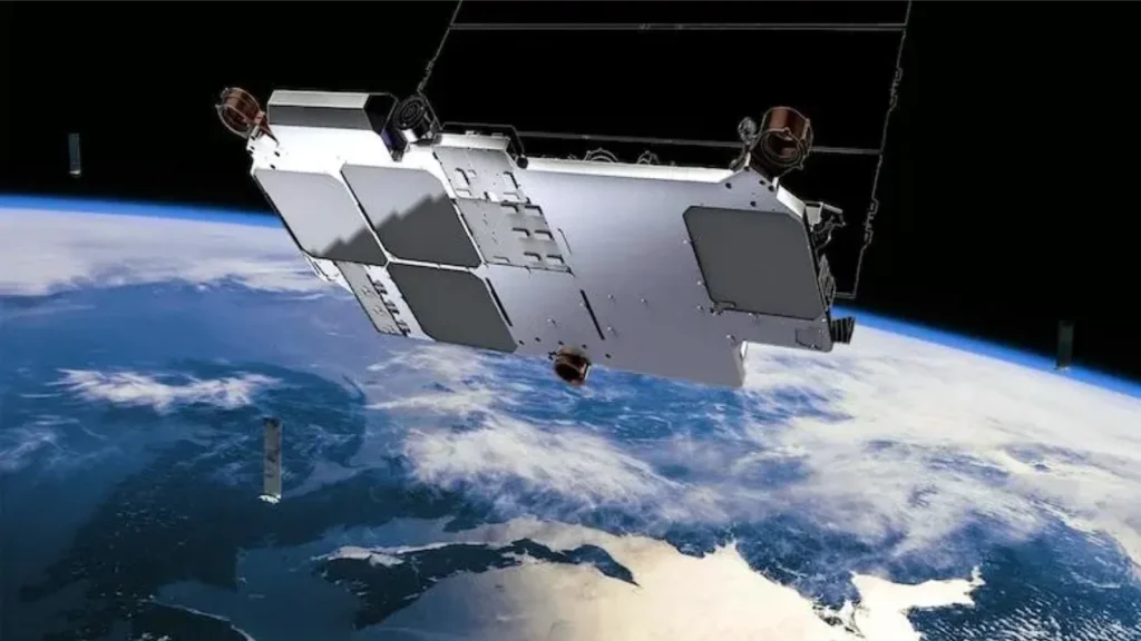 La Russie envisagerait d'armer ses satellites pour cibler le réseau Starlink 5 Centre de contrôle satellite et écrans de surveillance