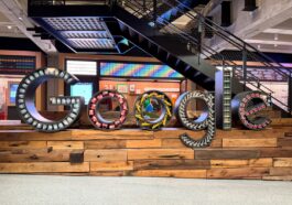 Google perd 500 milliards de dollars dans la panique liée à l'IA 61 Google perd 500 milliards de dollars dans la panique liée à l'IA