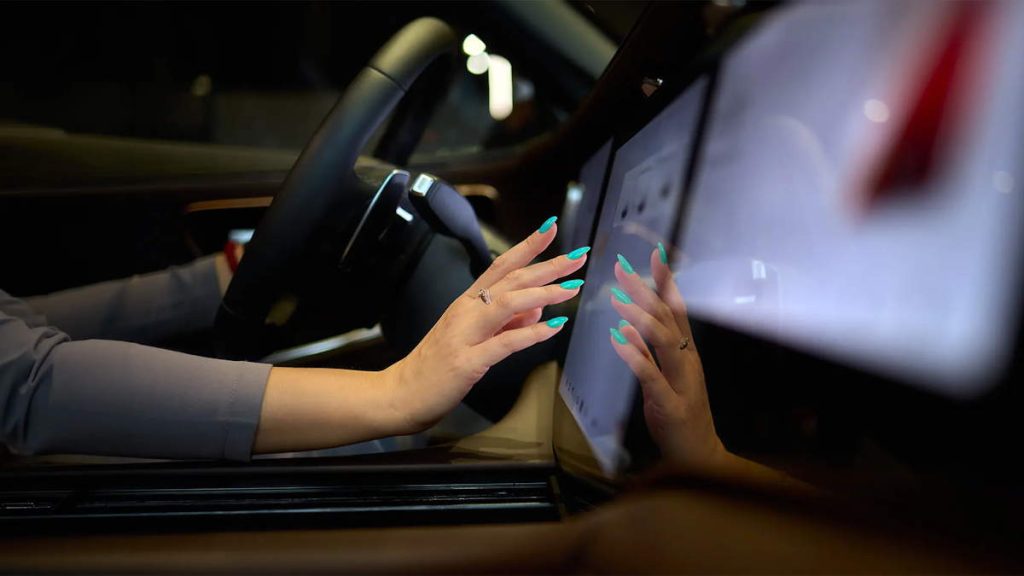 Votre voiture vous espionne Attention aux caméras et micros activables à distance 2 Votre voiture vous espionne Attention aux cameras et micros activables